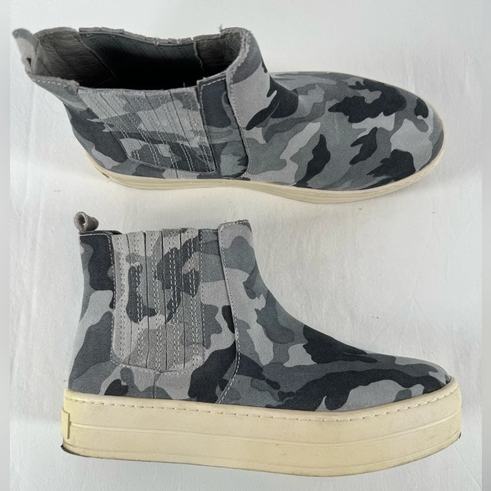 J/SLIDES‎ Camo Hypo Suede Hi Top Sneaker in Grey Size 7.5